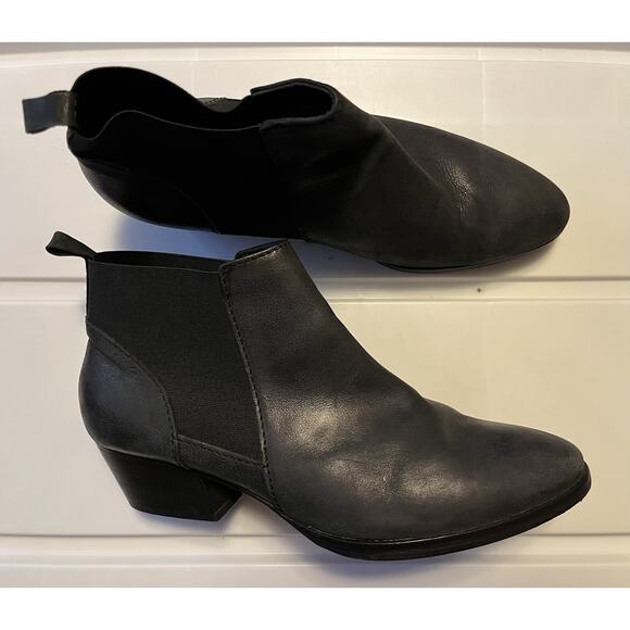 Aquatalia Italy Women's Fionna Chelsea Boots Size 8.5 Waterproof Gray Leather - Picture 1 of 10